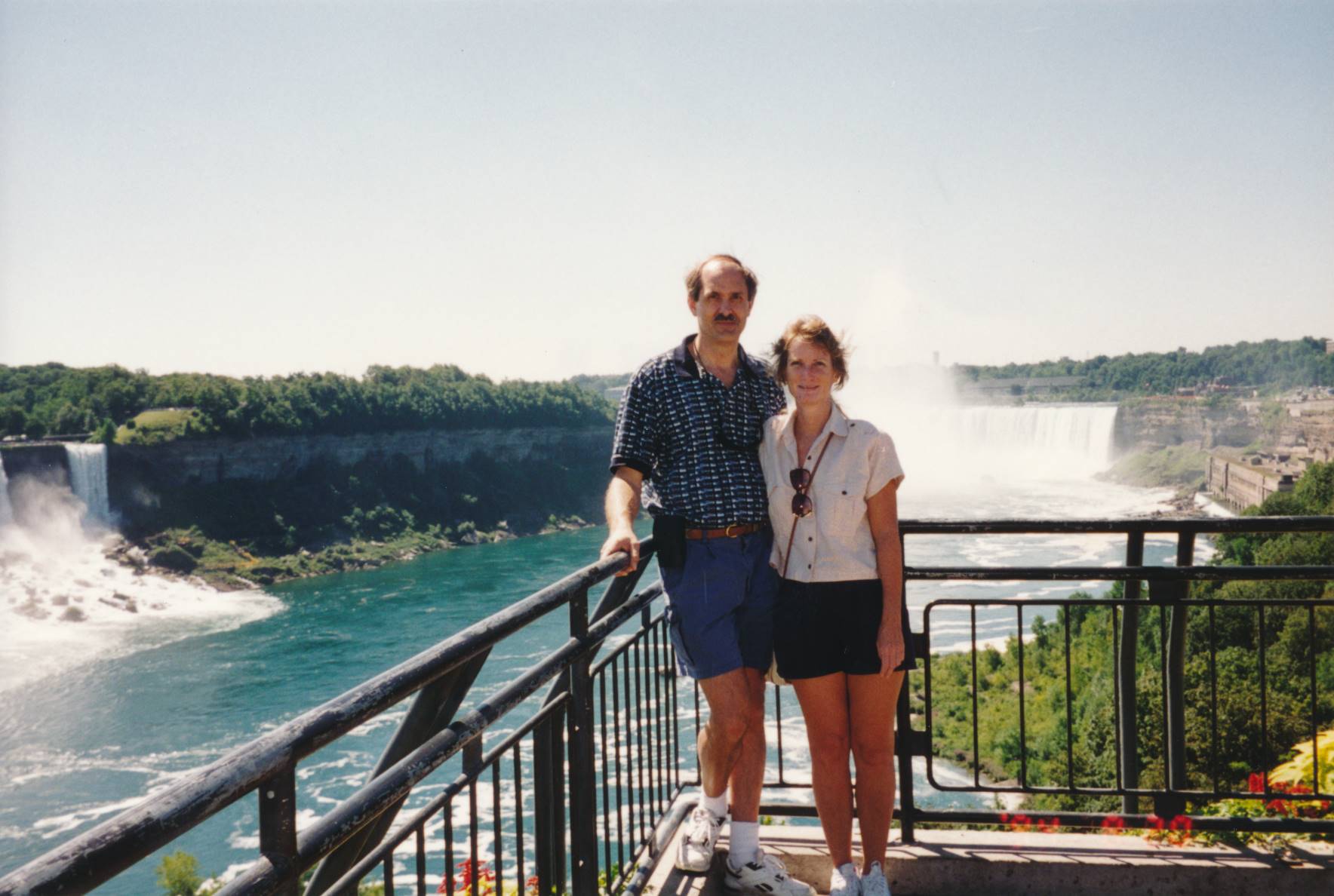 Larry and Julie at Niagara Falls